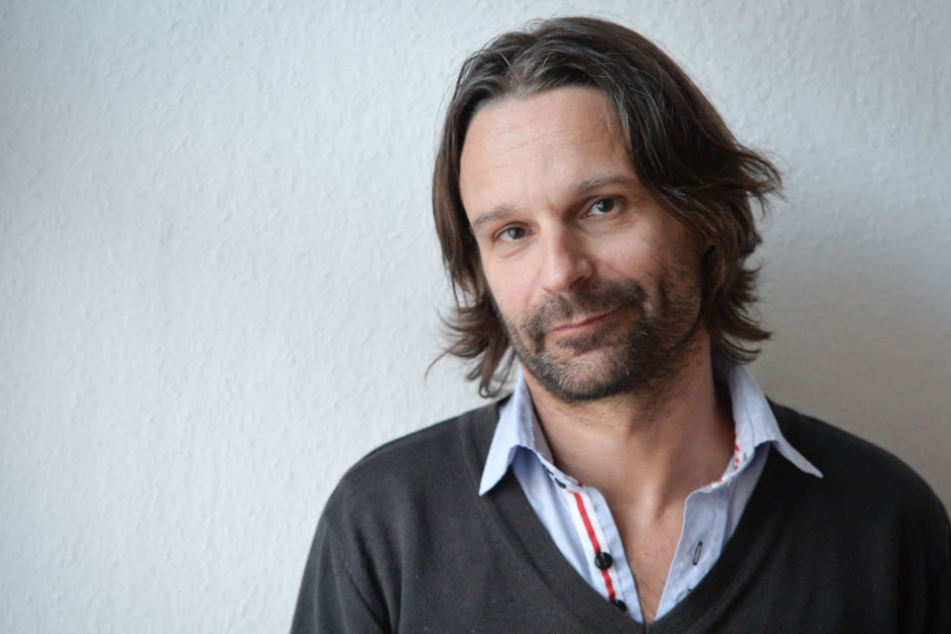 Bestseller-Autor Moritz Rinke in seiner Berliner Wohnung.
