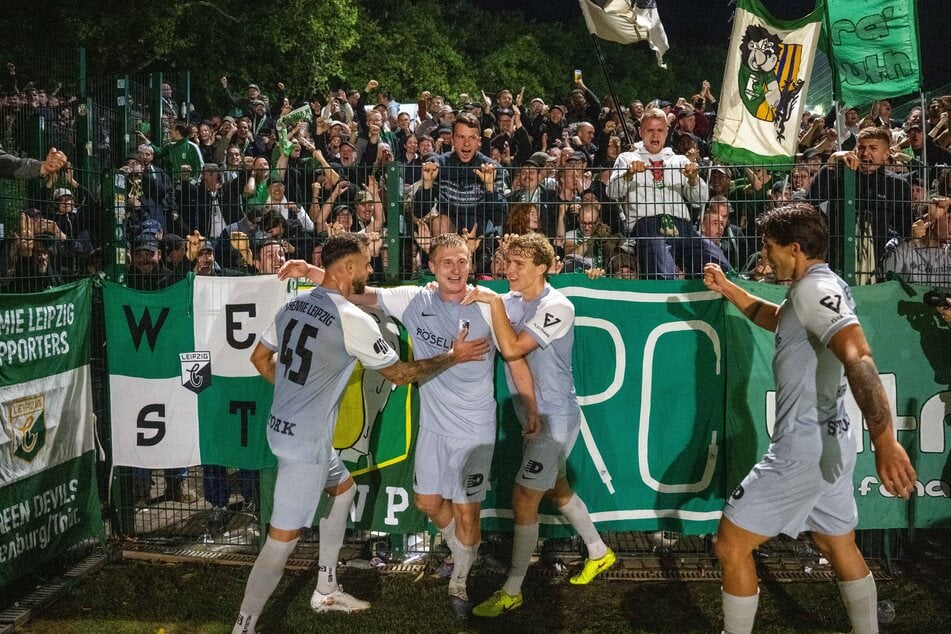 900 Auswärtsfans am Mittwochabend: für Kühn ungewohnt. Umso größer die Freude, wenn man trifft.