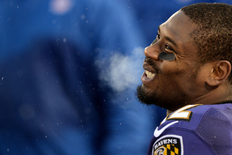 Jacoby Jones, a star wide receiver for the Baltimore Ravens known for the "Mile High Miracle" catch and his ebullient personality, has died at the age of 40.