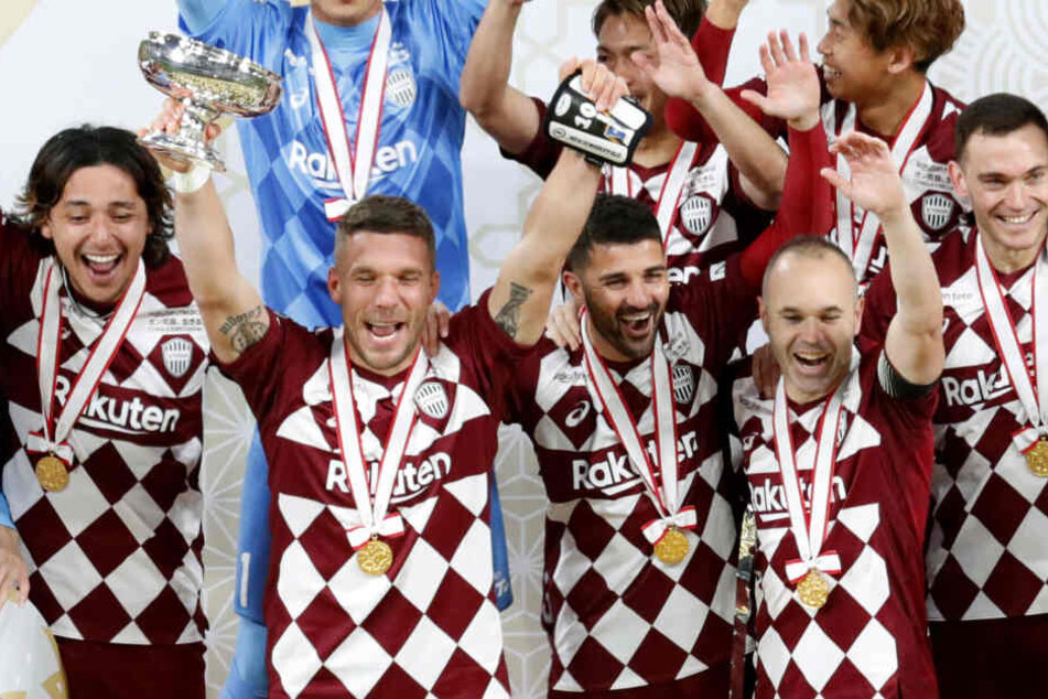 Zum Abschied seiner Karriere bei Vissel Kobe gewann Lukas Podolski mit dem Verein den Japanischen Kaiserpokal.