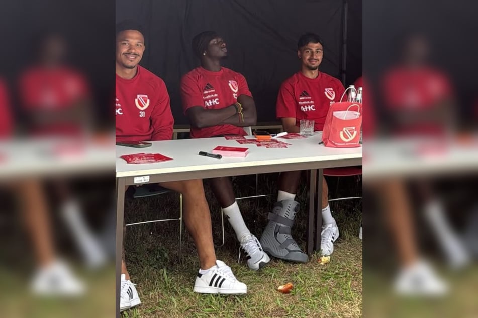 Pechvogel Doumbia (M.) muss derzeit einen Spezialschuh tragen und in Cottbus bleiben.