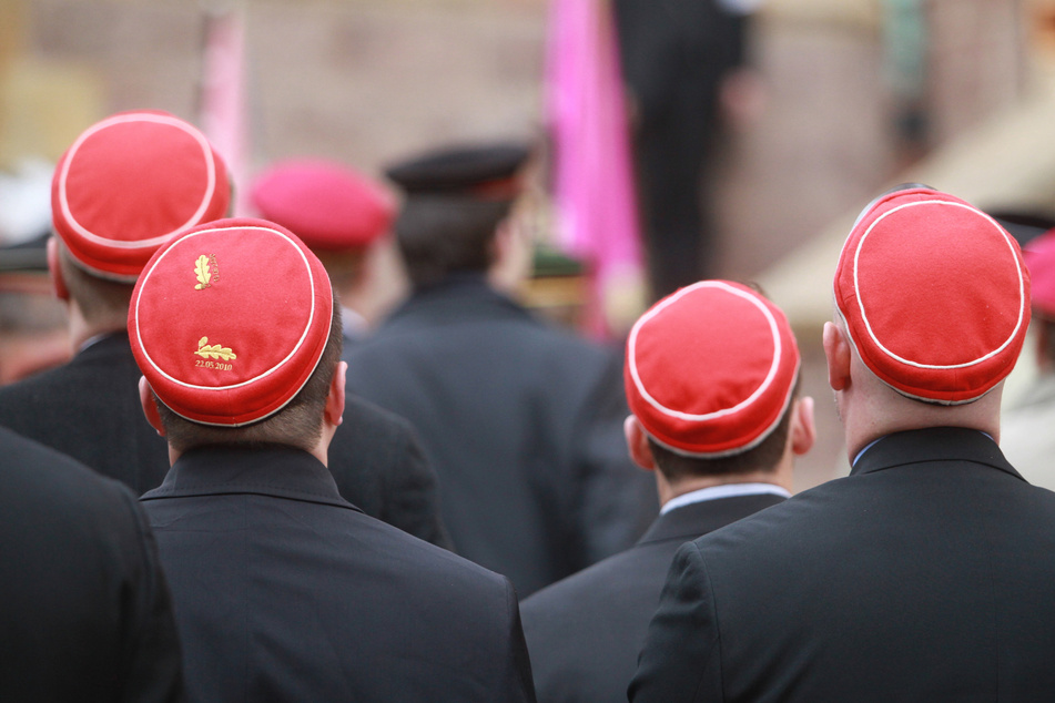 Verschiedene Burschenschaften treffen sich jedes Jahr in Coburg - und handeln sich immer mehr Kritik ein. (Symbolbild)