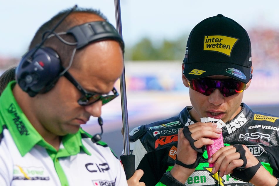 Er hatte mehrere Herzstillstände: So geht es dem schwer verunglückten Moto3-Piloten (20)