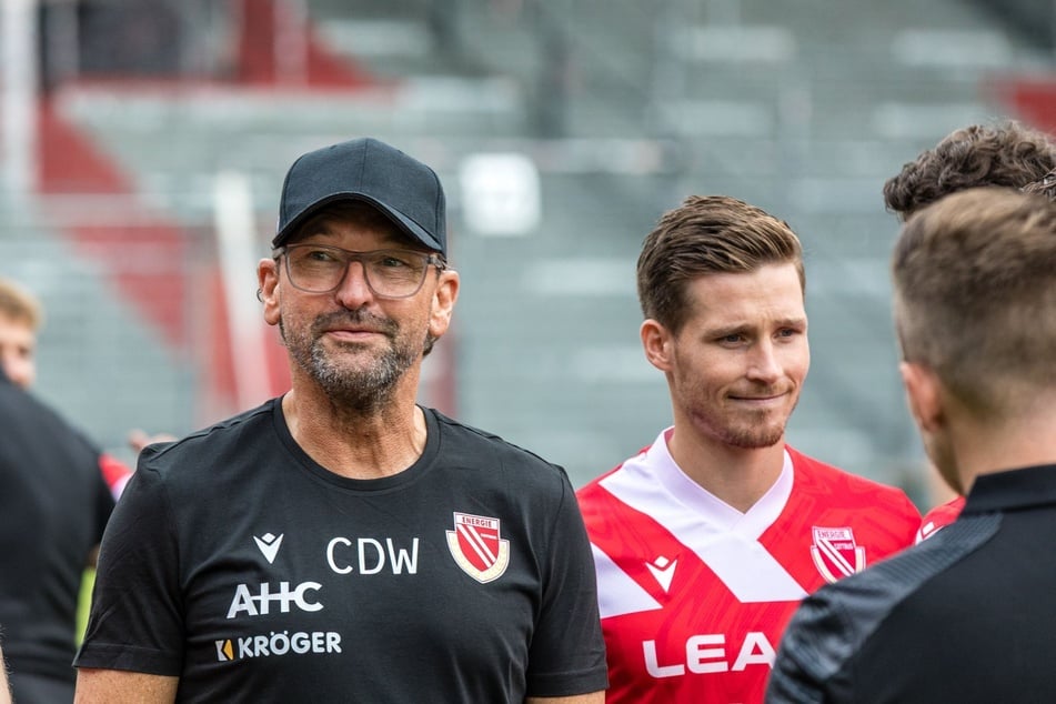 Pele Wollitz begeht im Trainingslager seinen 60. Geburtstag.