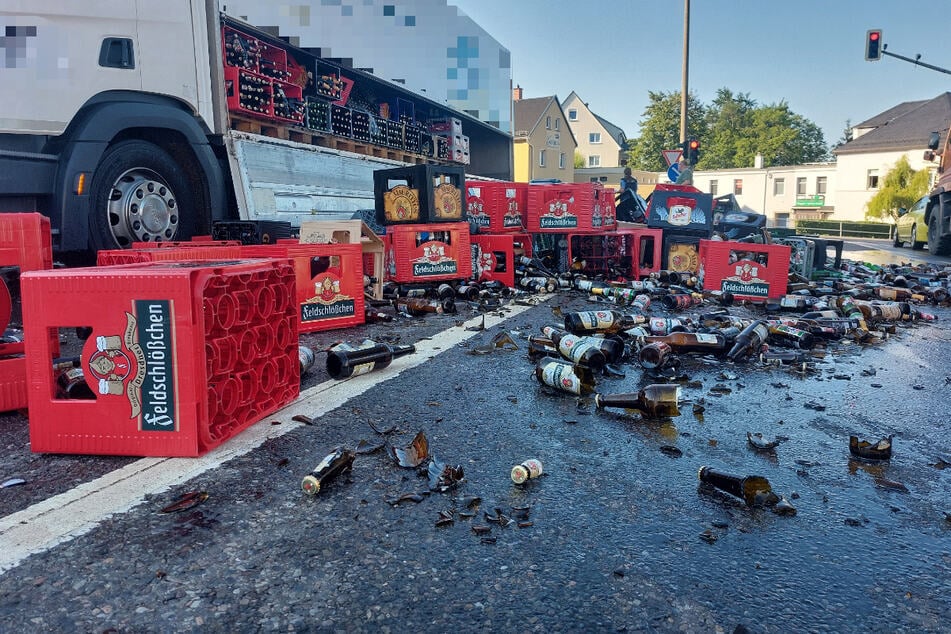 In Freiberg verlor ein Lkw am Montagmorgen seine Ladung.