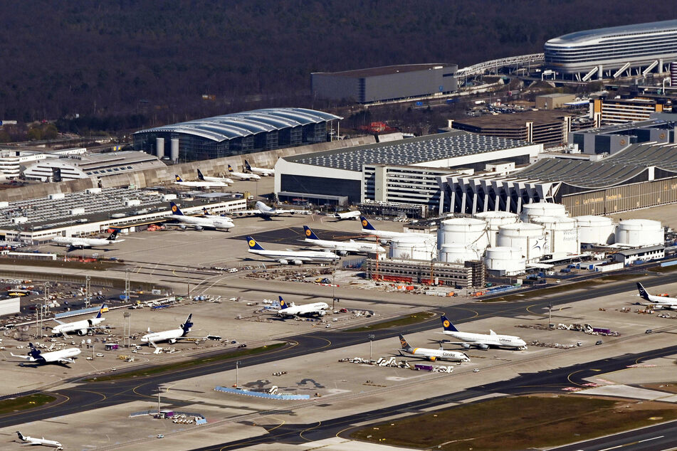 Luftbild des Frankfurter Flughafens.