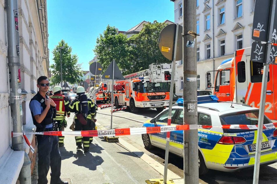 Die Polizei sperrte das Gebiet rund um das Wohnhaus ab.