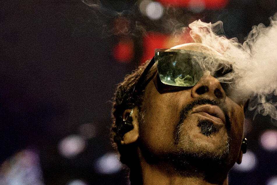 Has Snoop Dogg given up smoking weed?