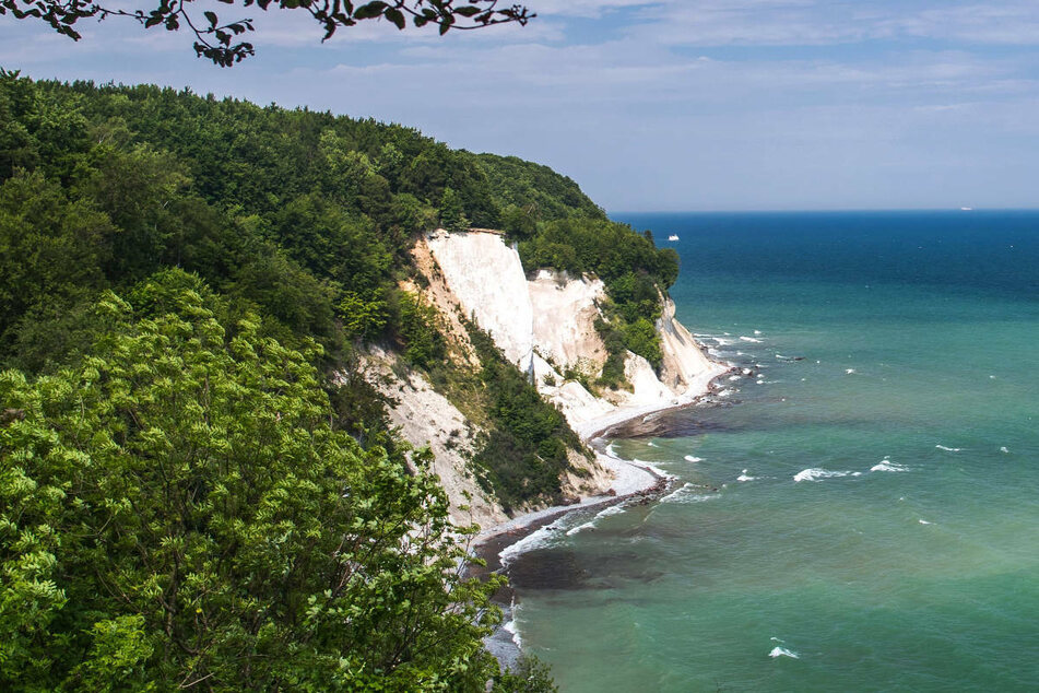 Blick auf die Kreidefelsformation Königsstuhl auf der Insel Rügen. Das bekannte Wahrzeichen Mecklenburg-Vorpommerns bekommt eine Aussichtsplattform.