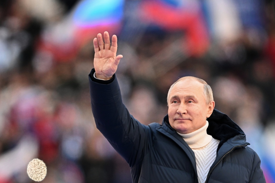 Putin hatte im Moskauer Luschniki-Stadion vor Zehntausenden jubelnden Russen gesprochen.