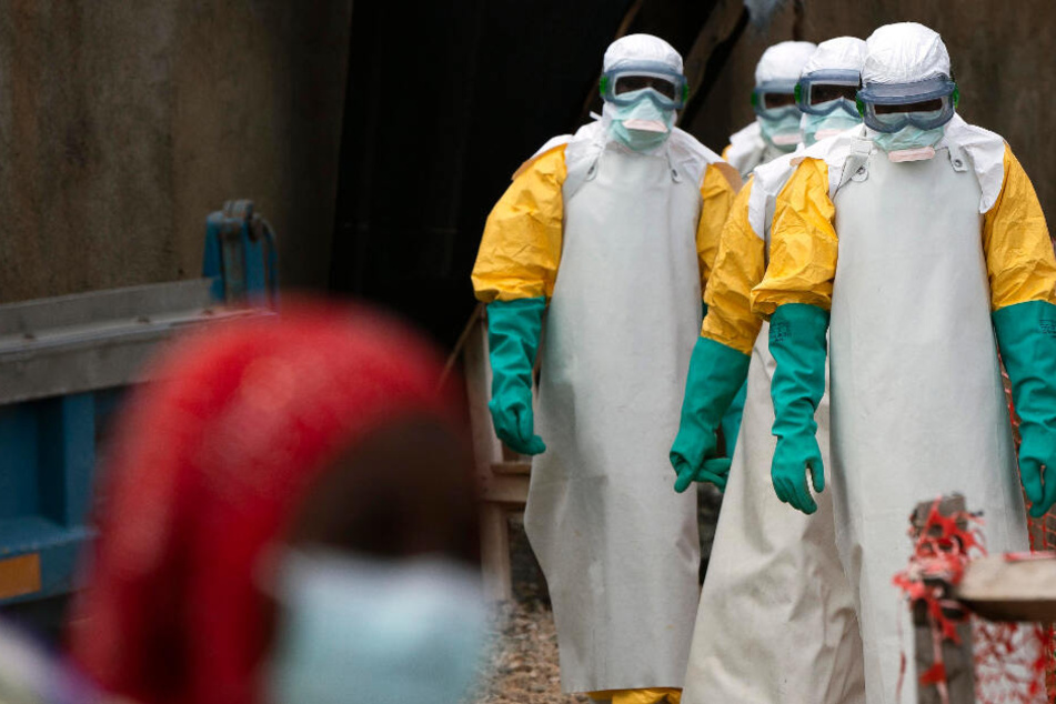 Trotz Fortschritten beim Kampf gegen die lebensgefährliche Infektionskrankheit Ebola bleibt die Lage angespannt.