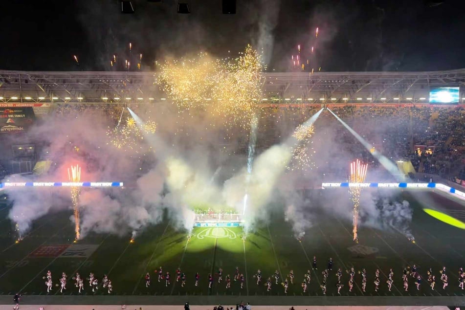 Bereits zur Halbzeit wurden die Football-Fans mit einem großen Feuerwerk verwöhnt.