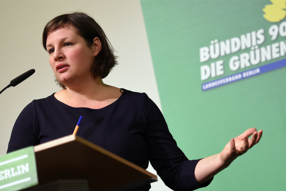 "Tegel wird in seiner bisherigen Form nicht weiter bestehen bleiben," so die Grünen-Fraktionschefin Antje Kapek (40).
