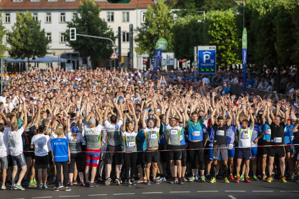 9000 Teilnehmer hatten sich am Start versammelt