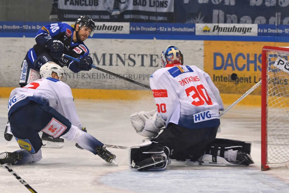 Hier trifft Nick Huard am Sonntag zum 1:0 für die Dresdner Eislöwen.
