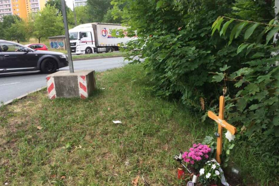 Erst vor wenigen Wochen starb hier ein 54-Jähriger bei einem schweren Autounfall.