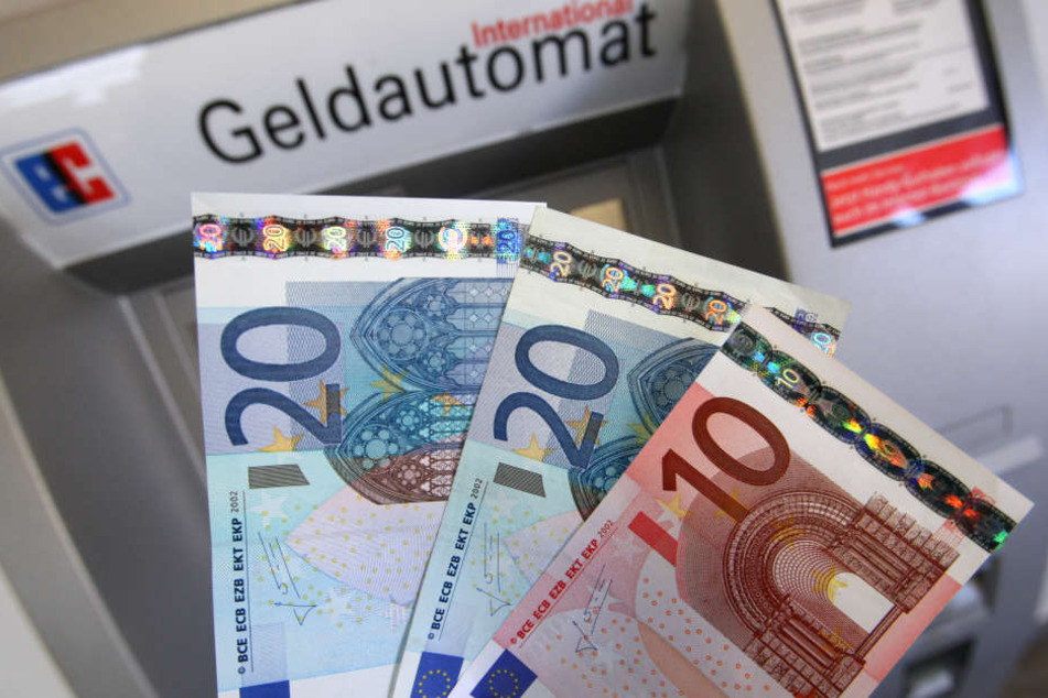Wie viel Geld in der Kassette war, muss noch ermittelt werden. (Symbolbild)