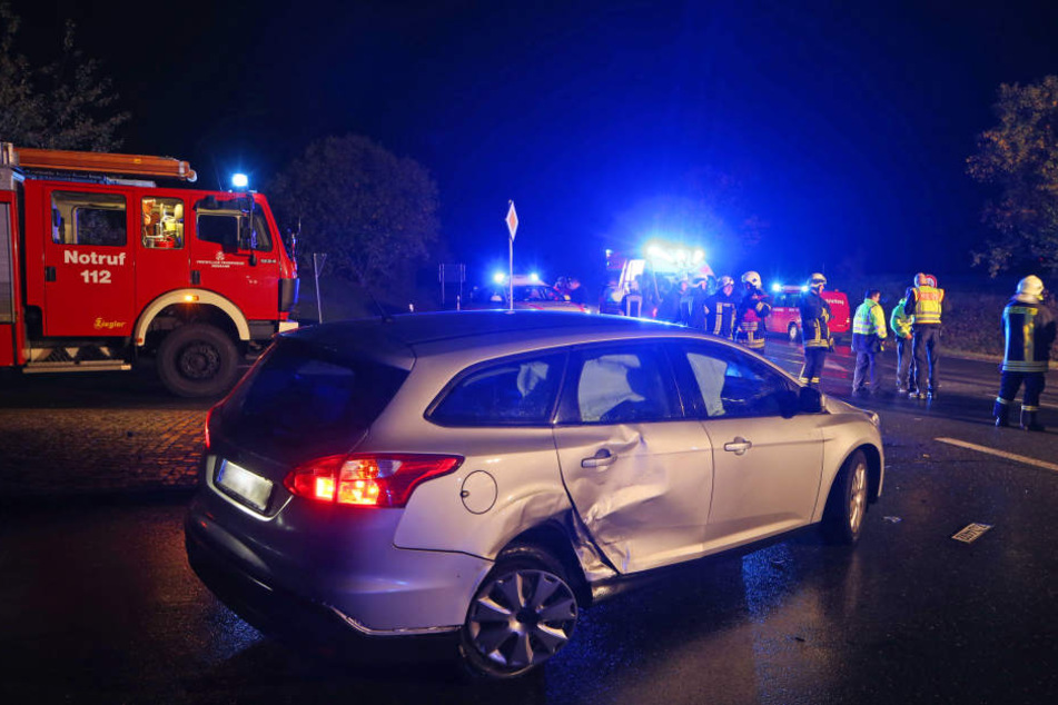 Der Ford wurde seitlich beschädigt.