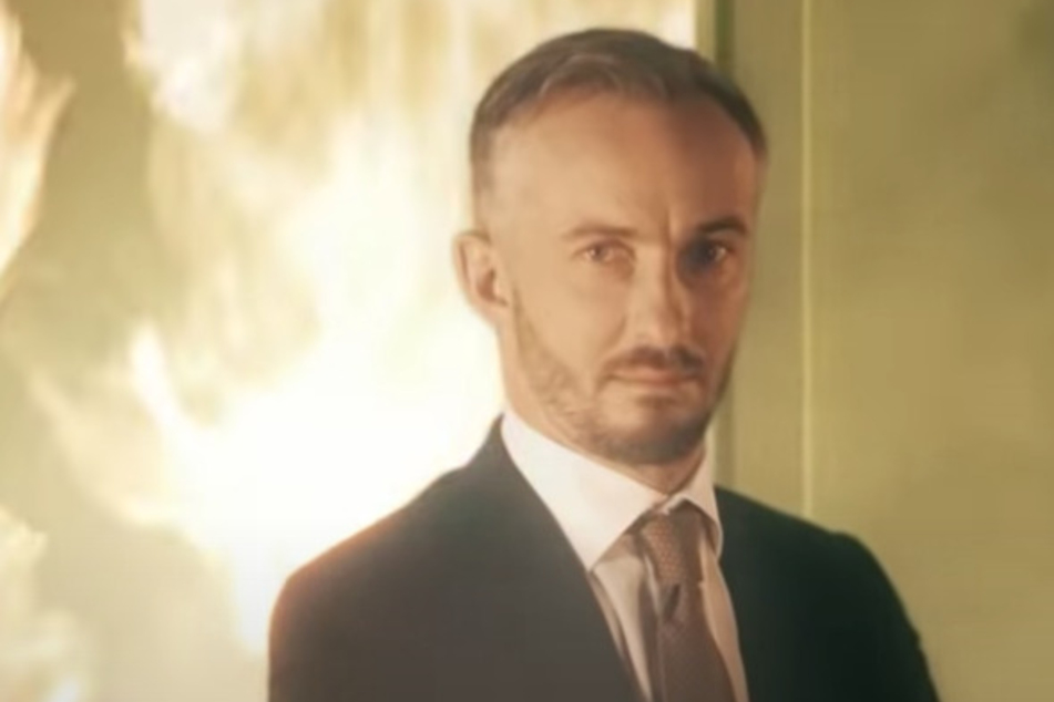 Jan Böhmermann in Flammen! "Ist doch alles gut"