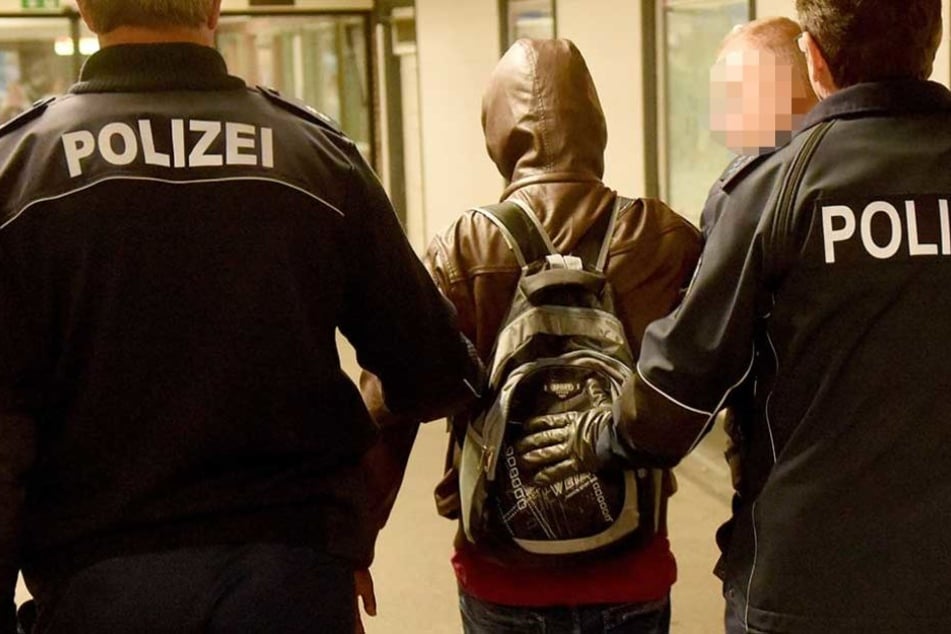 Ein junger Mann wurde nach der Tat festgenommen (Symbolbild).