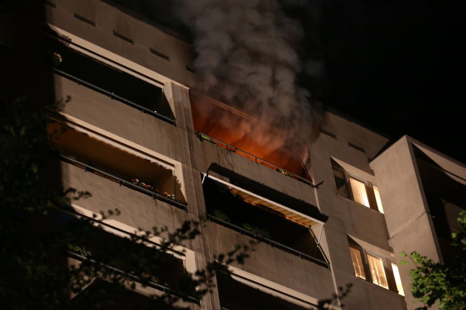 Am Freitagabend brannte es in der Gerokstraße. Zwei Menschen wurden verletzt.