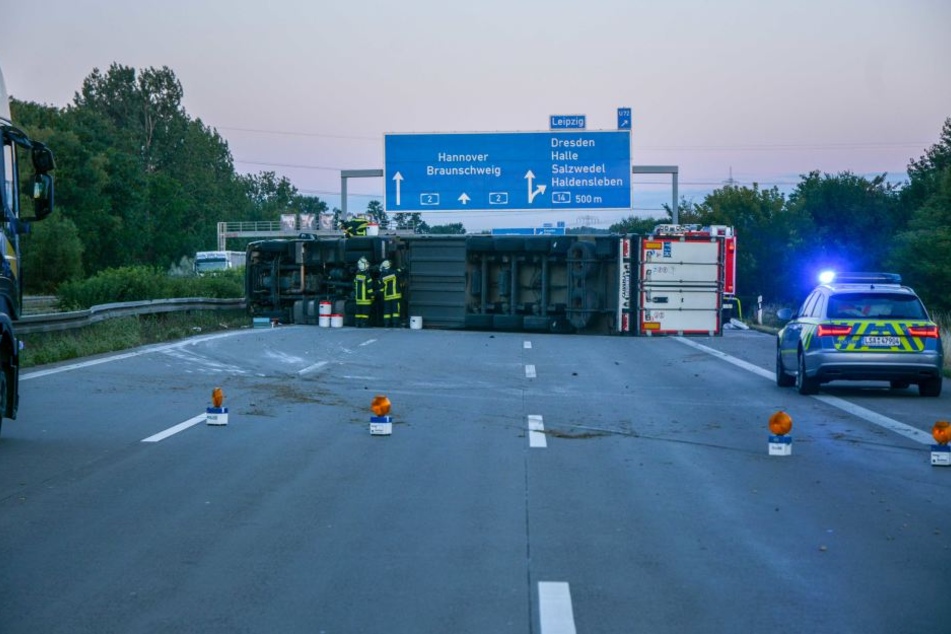 Seit 3.45 Uhr und noch bis voraussichtlich gegen 11 Uhr ist die A2 in Richtung Hannover voll gesperrt.