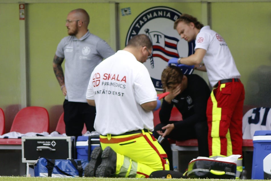Lok-Ersatzkeeper Justin Duda hatte sich beim Aufwärmen verletzt.