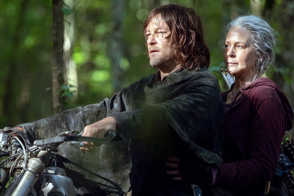 Daryl (Norman Reedus, 53) und Carol (Melissa McBride, 57) waren seit der ersten Staffel bei "The Walking Dead" dabei.