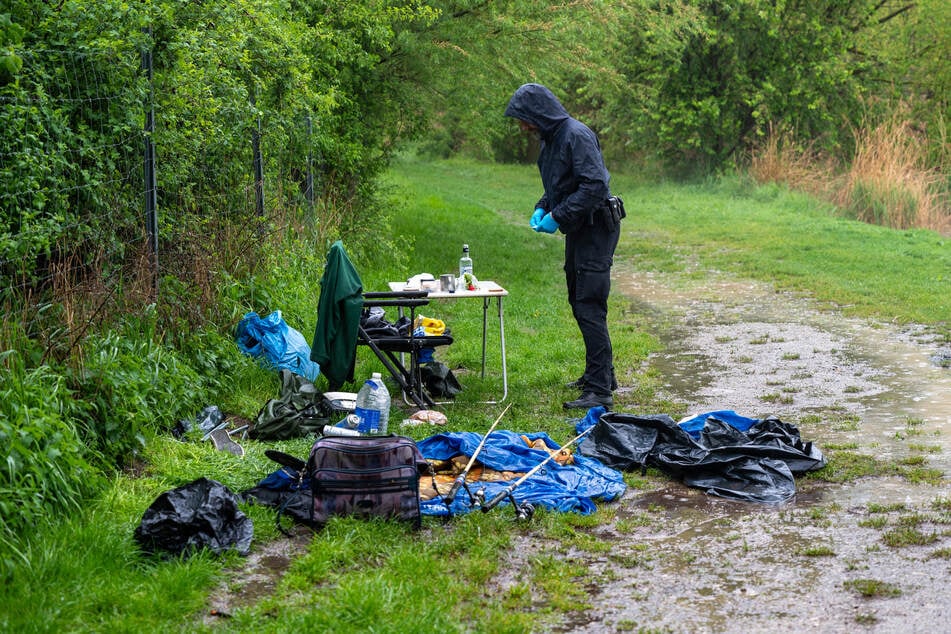 Die Ermittler fanden vor Ort Angelausrüstung, die sehr wahrscheinlich zum Verunglückten gehörte.