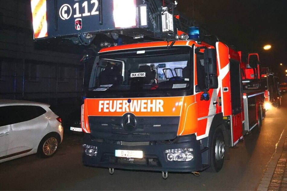 Berlin: Kellerbrand in Mariendorf: Feuerwehr rettet 22 Menschen