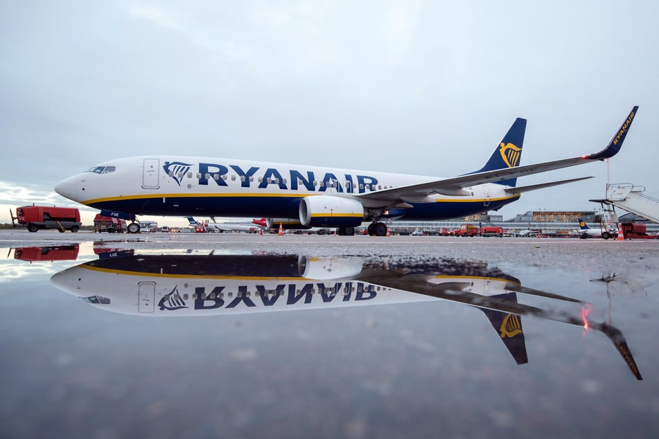 Die Fluggesellschaft Ryanair hatte angekündigt, weniger Flüge ab Hamburg anbieten zu wollen. (Archivbild)