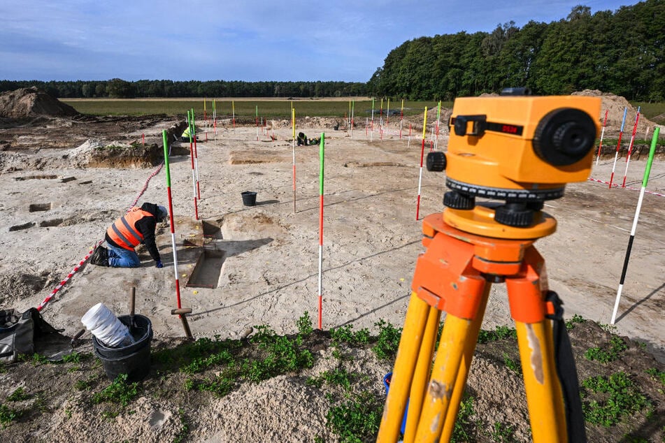 Archäologen haben rings um das "Königsgrab" eine dicht bebaute Siedlung entdeckt.