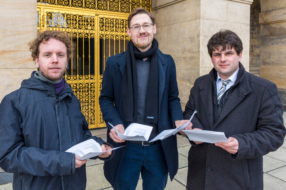 Die SPD-Politiker Felix Göhler (36, v.l.), Stefan Engel (32) und Rechtsanwalt Stephan Schumann (36) wünschen sich eine Beteiligung der Stadtbezirke.