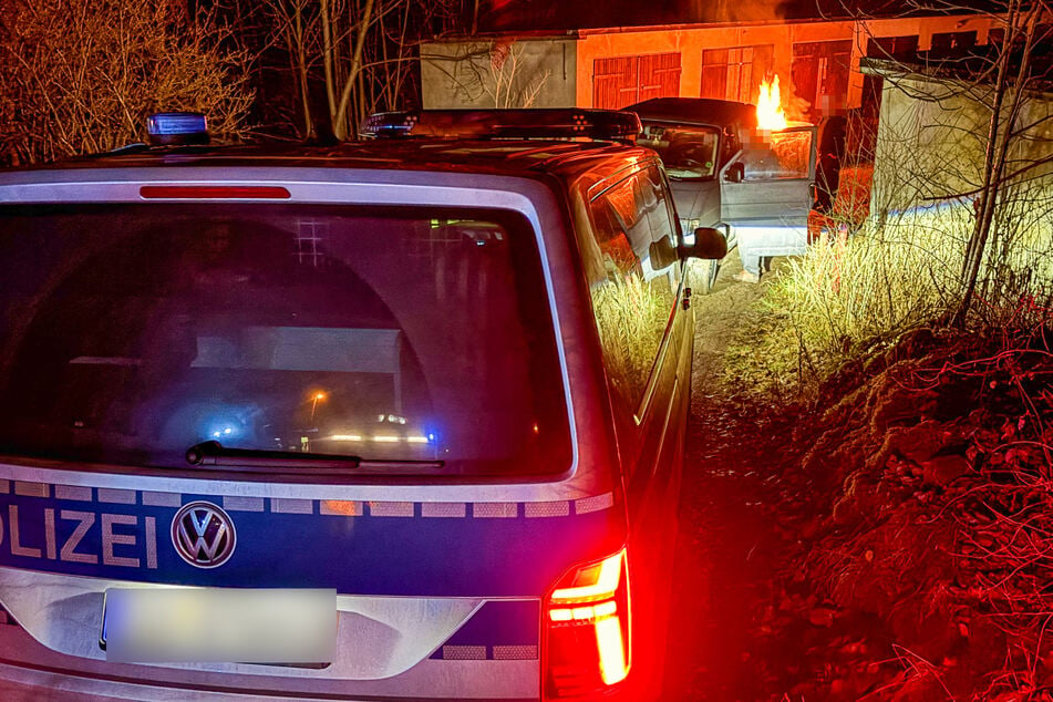 Einsatz in einer Garagenanlage im Becherweg.