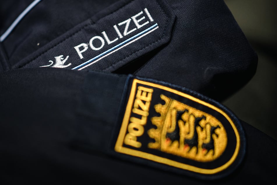 In Baden-Württemberg nahm die Polizei im Juli 2022 eine Frau (45) fest, die ihre Schwester und ihre eigene Tochter angegriffen und getötet haben soll. (Symbolbild)