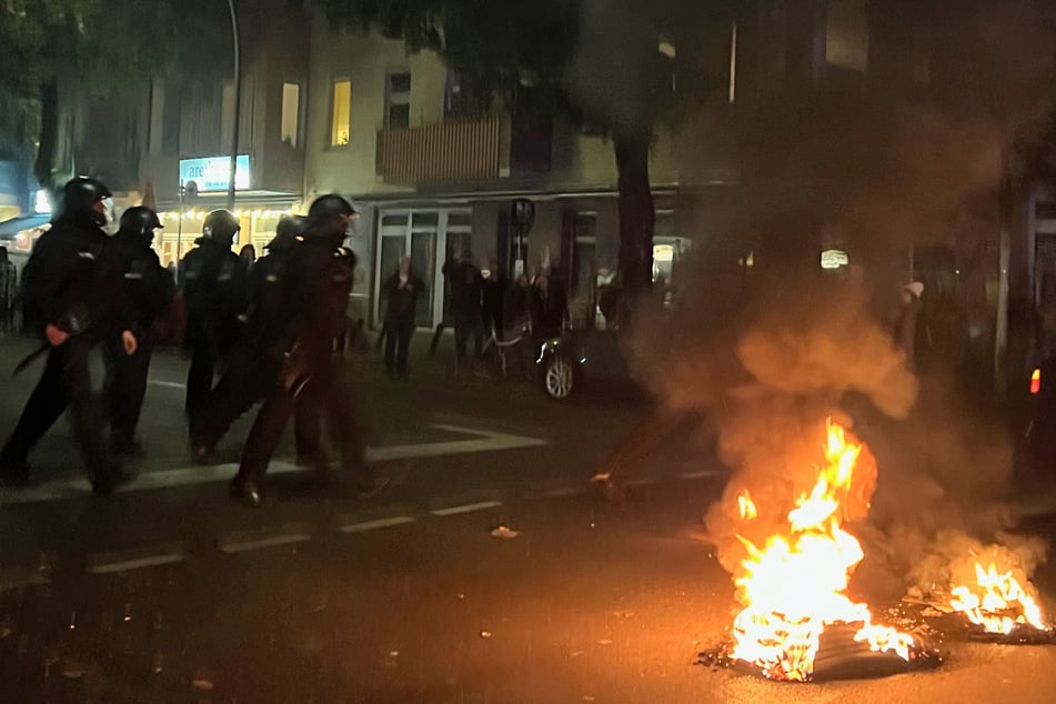 Auf der Sonnenallee in Neukölln ist es am Abend zu Ausschreitungen gekommen.