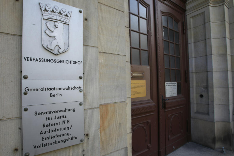 Die Generalstaatsanwaltschaft Berlin kümmert sich um einen 31-jährigen Drohmail-Schreiber. (Symbolbild)