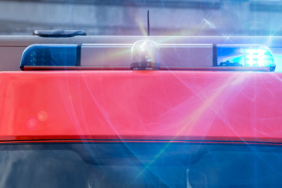 Der Rettungsdienst transportierte die schwer verletzte Frau in eine Klinik.