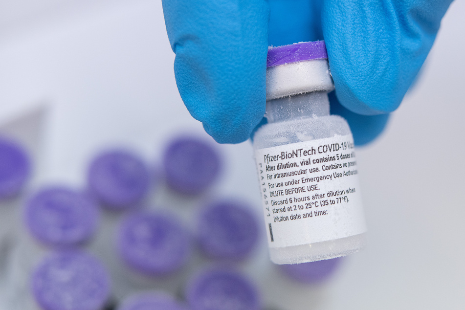 Die Lieferung des neuen Biotwch-Impfstoffs soll direkt vom Hersteller Biontech an die 27 Anlieferzentren der Länder gehen.