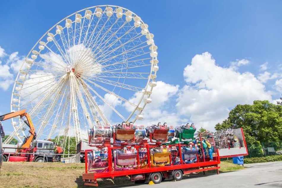 Auch das Riesenrad ist in diesem Jahr wieder bei der Kät.