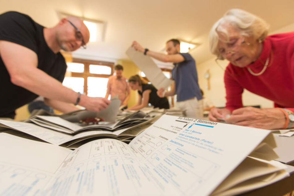 Wahlhelfer erfüllen eine wichtige demokratische Aufgabe.