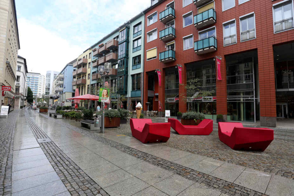 Mitten am Tag, mitten in der City: Die Innere Klosterstraße ist gähnend leer. Eine neue Kneipenmeile soll hier bald für Leben sorgen.