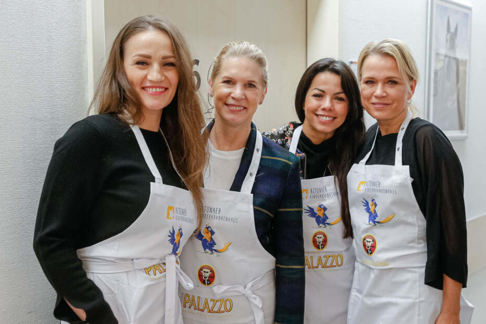 Ina Menzer, Cornelia Poletto, Fernanda Brandao und Nova Meierhenrich (von links) stehen auf der Orthopädischen Station des AKK.