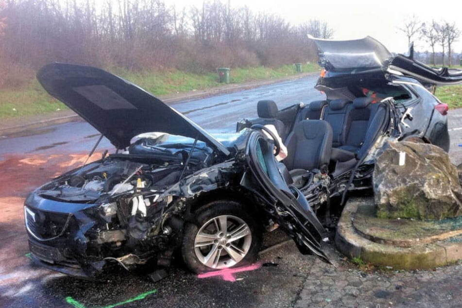 Der Autofahrer wollte zuvor auf der Autobahn zwei Sattelzüge überholen.