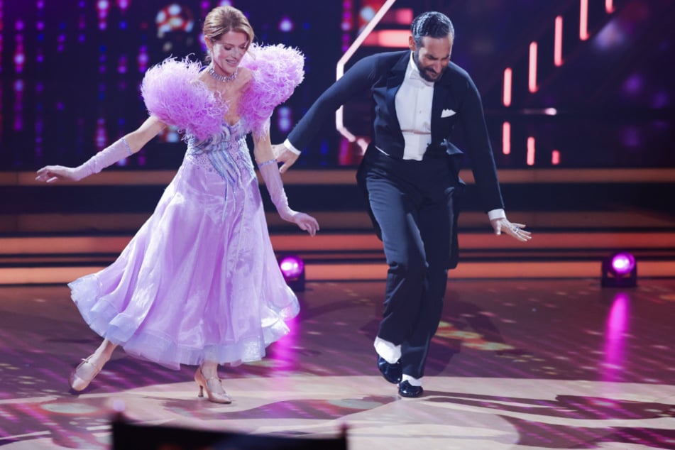 Für Schauspielerin Esther Schweins ist "Let's Dance" verletzungsbedingt beendet.