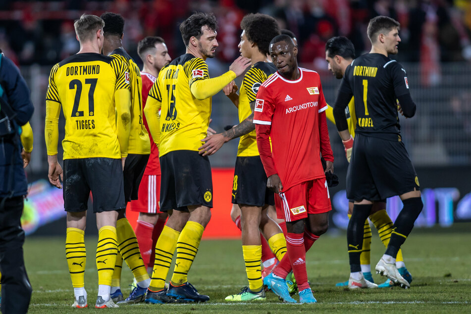 Dortmund gewinnt 3:0 gegen Union Berlin an der Alten Försterei.