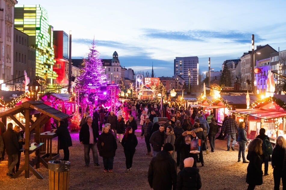 Der Santa Pauli Weihnachtsmarkt bietet weihnachtliche Stimmung und besinnliche Momente der besonderen Art.