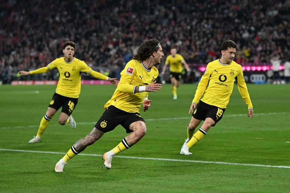 Fabio Silva jubelt über sein spätes 2:2!