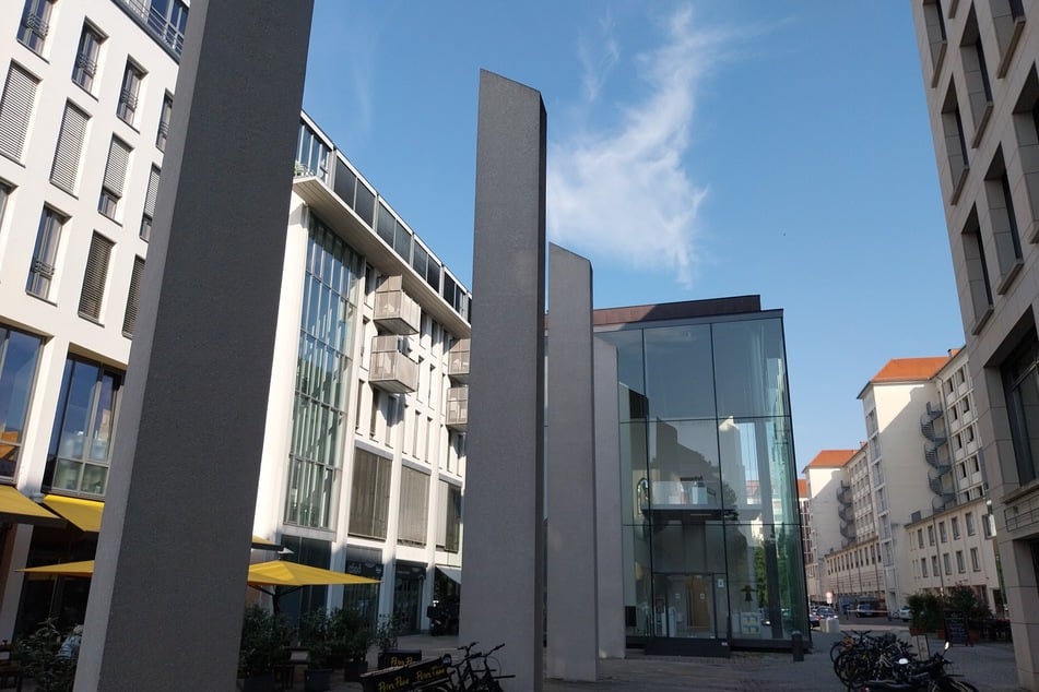 Wo einst die baulich älteste Kirche Dresdens stand, befindet sich heute der DenkRaum Sophienkirche.