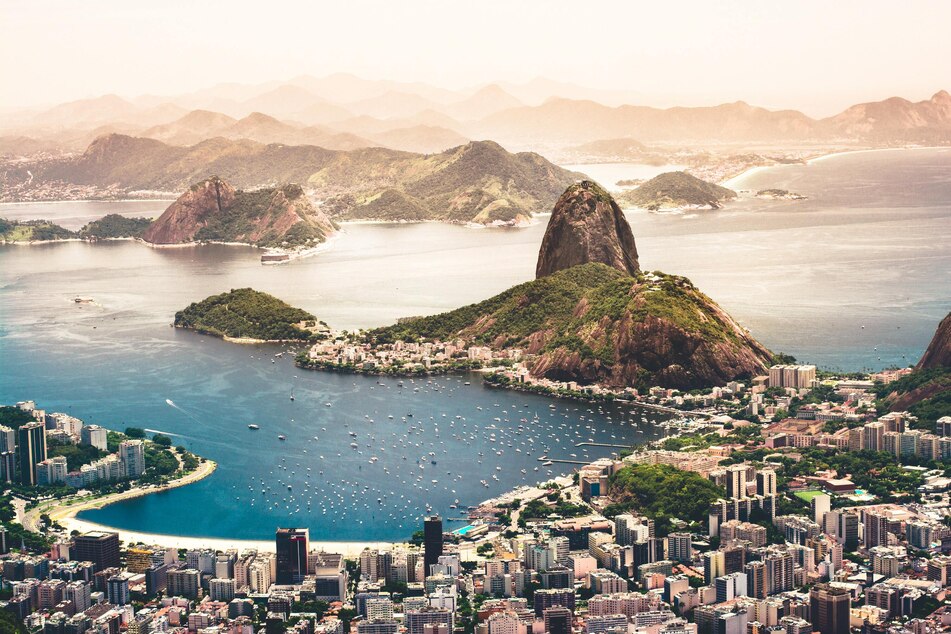 Blick auf Rio de Janeiros Küste.